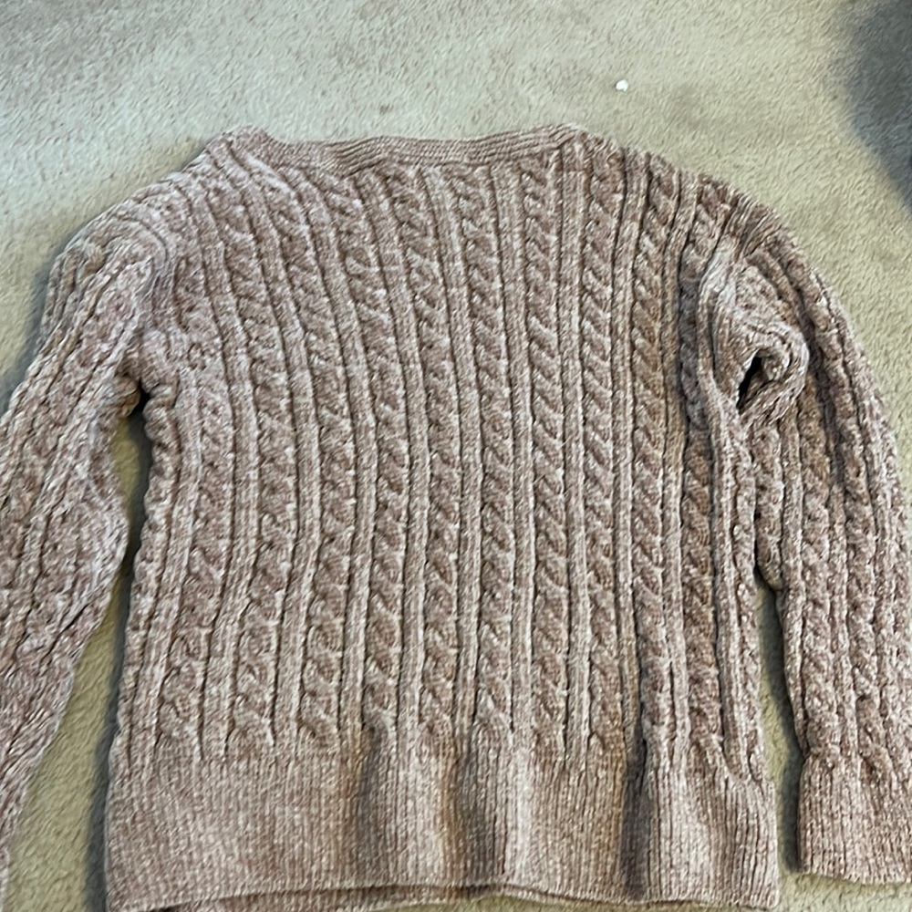 selfie leslie. brown sweater. super soft
